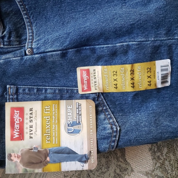Wrangler Five star size 44x32 - Picture 1 of 4
